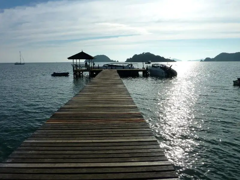 the Leelawadee pier in front of the Makathanee Resort on Koh Mak before the we double sized it